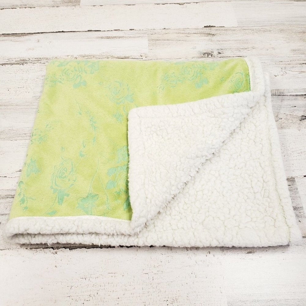 Laura Ashley Baby 31x36 Green White Floral Roses Sherpa Baby Blanket